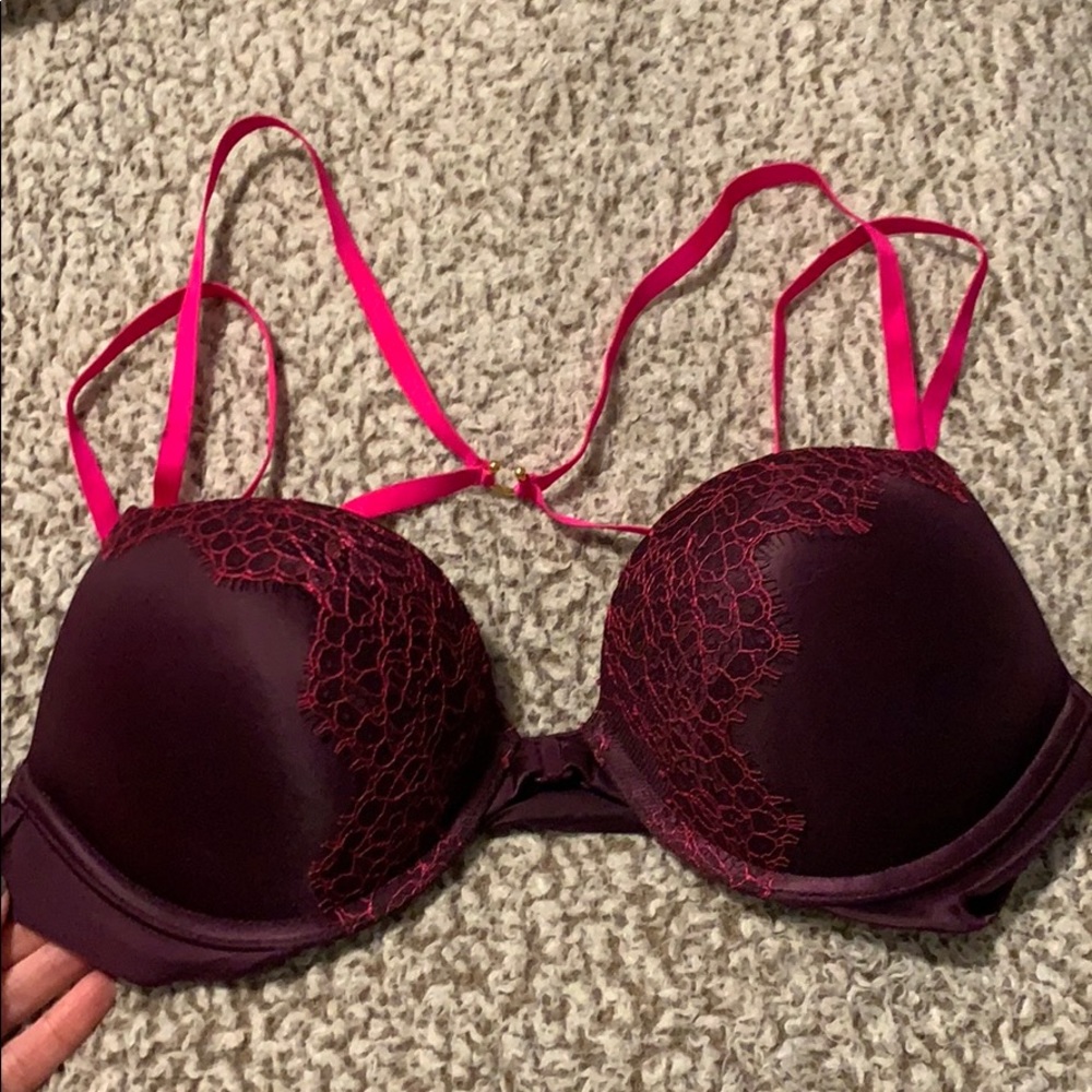 VS Plunge Push-up Crisscross Bra